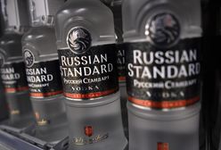 Już sześć brytyjskich sieci supermarketów wycofało z asortymentu rosyjską wódkę