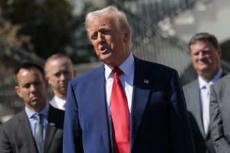 "Ten dziś zarobił 2,5 mld, a ten 900 mln". Zaskakujące słowa Trumpa w Gabinecie Owalnym