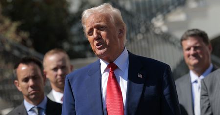 "Ten dziś zarobił 2,5 mld, a ten 900 mln". Zaskakujące słowa Trumpa w Gabinecie Owalnym