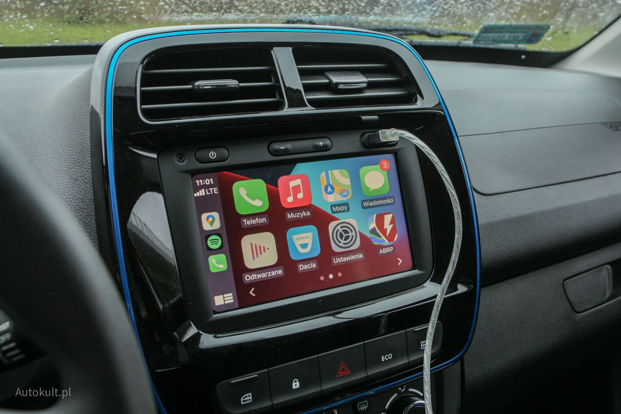 Jakość ekranu nie powala, ale hej - ważne, że jest CarPlay