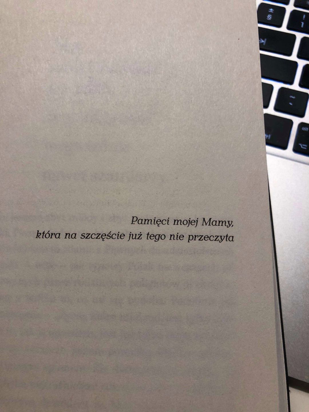 Kuba Wojewódzki uczcił pamięć zmarłej mamy w książce (fot. Jastrząb Post)