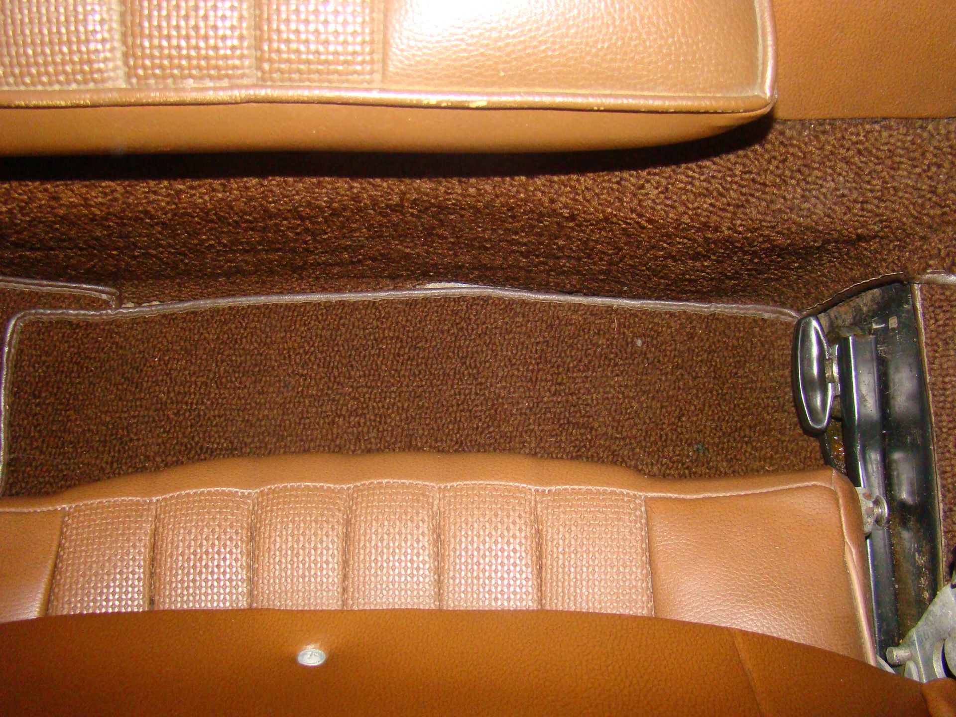 Mercedes 450 SL (R107) - wnętrze 6