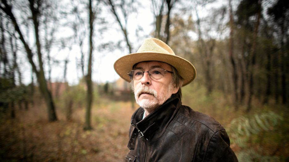 Profesor Zbigniew Mikołejko o pandemii. "Miejmy nadzieję, że bestii pisany jest koniec"
