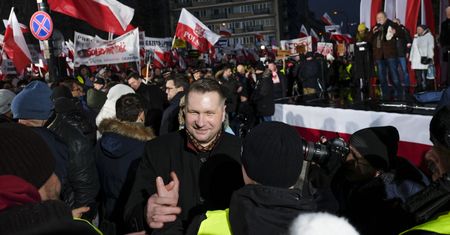Barierki przed polskim Sejmem. Czarnek oburzony