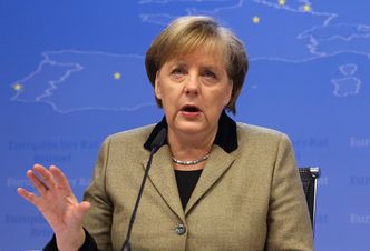 Angela Merkel negocjuje warunki ratowania strefy euro
