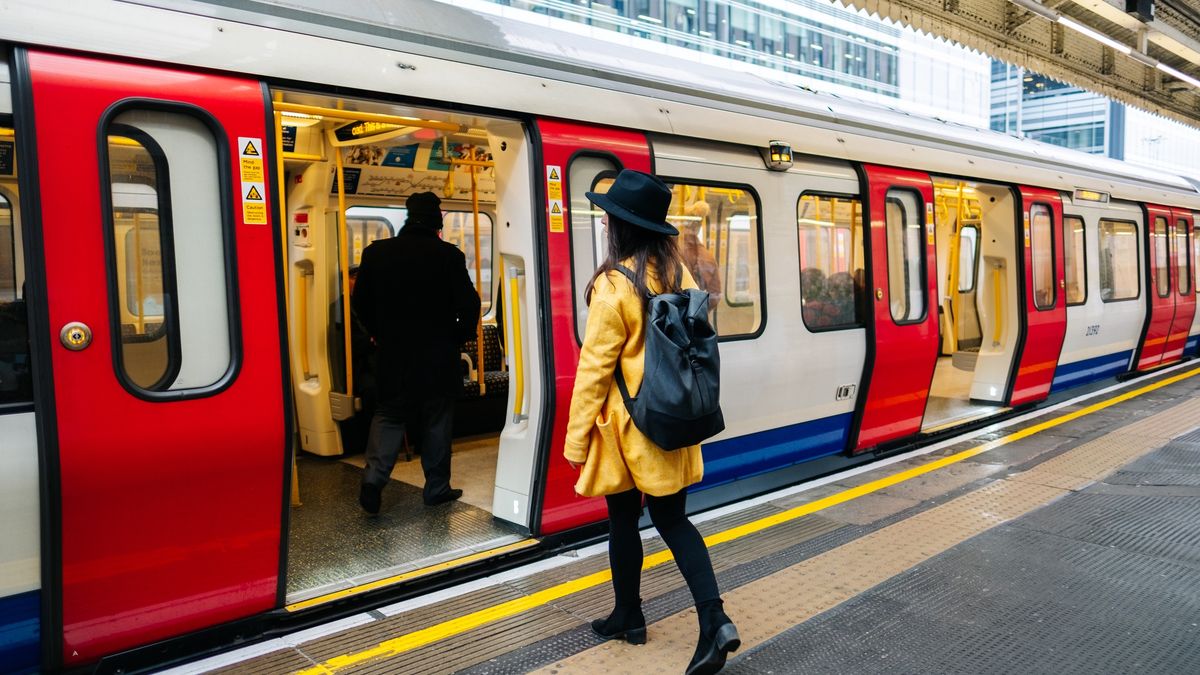 Pusty wagon metra w Londynie? To się zdarza