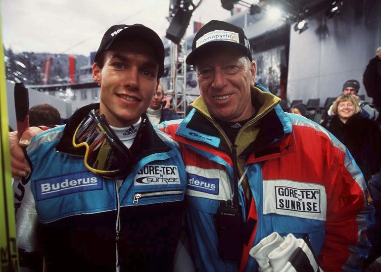 Na zdjęciu: Od lewej Sven Hannawald oraz jego trener Reinhard Hess