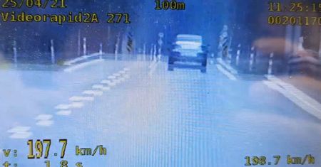 Śląskie. Blisko 200 km na godzinę. Szaleńczą jazdę kobiety przerwali policjanci