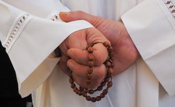 Skawinki. Nie do wiary! W czasie mszy ukradli auto proboszcza