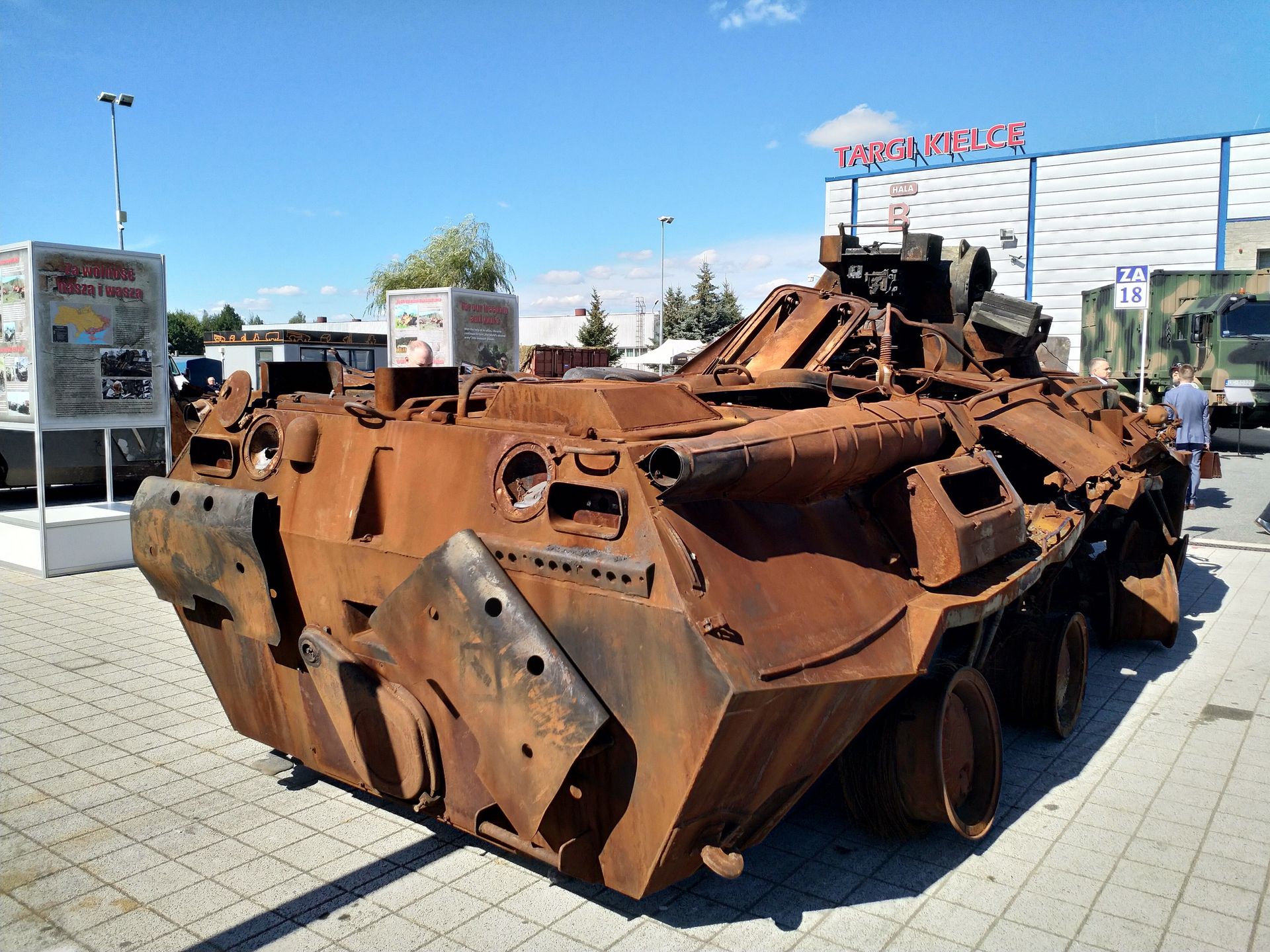 Rosyjskie wraki na MSPO 2022 - BTR-82A