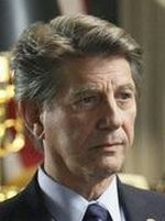 Peter Coyote szefem Alfreda Moliny i Terrence'a Howarda