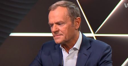 Nieoficjalnie: Donald Tusk bez prawa jazdy! 107 km/h na "zegarach"