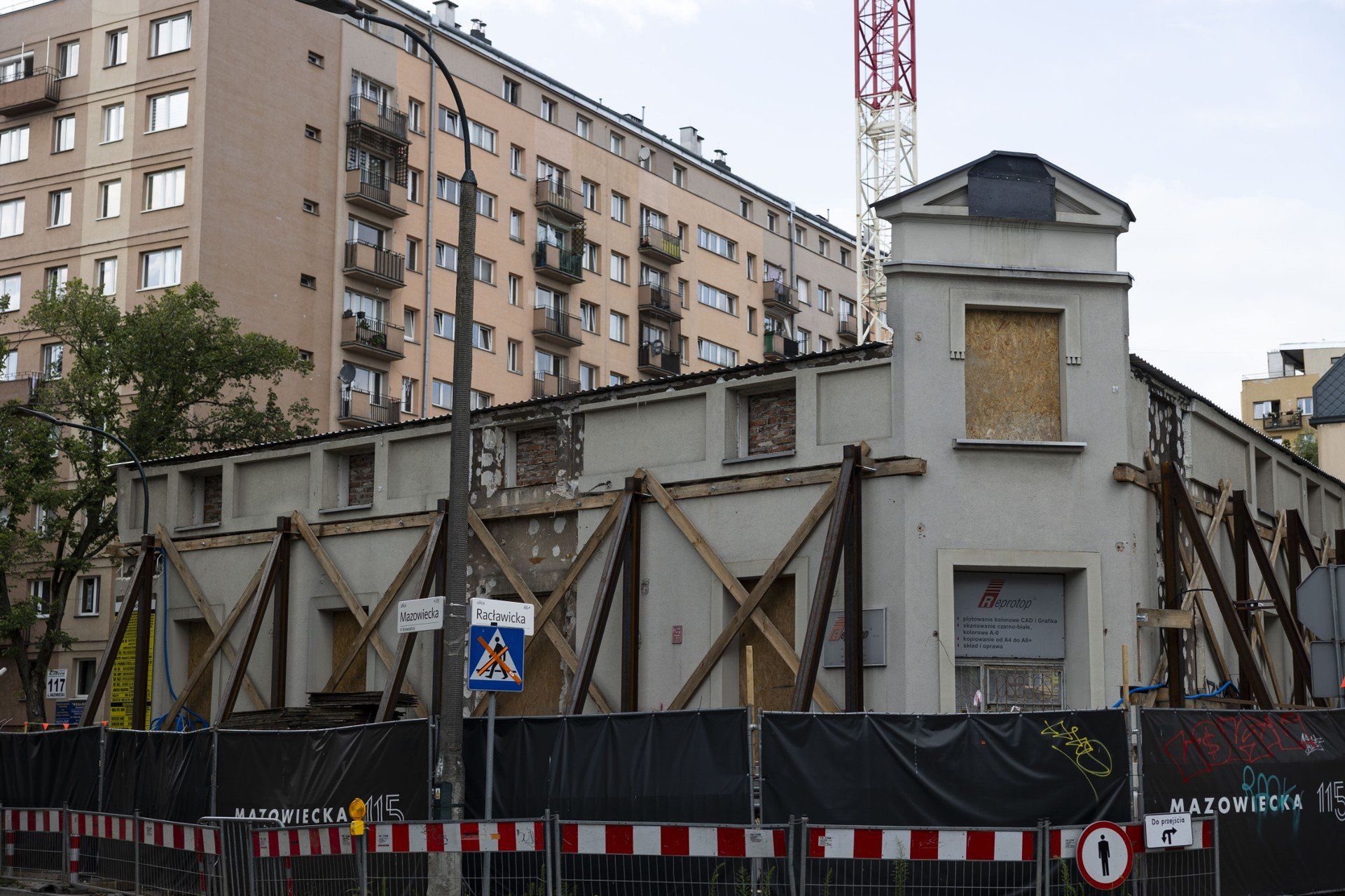 Ostatnie budynki dawnej Krowodrzy odchodzą. Powstaje tu nowoczesny apartamentowiec