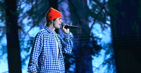 Tom Cruise kontra Justin Bieber w oktagonie. Fani zadecydowali