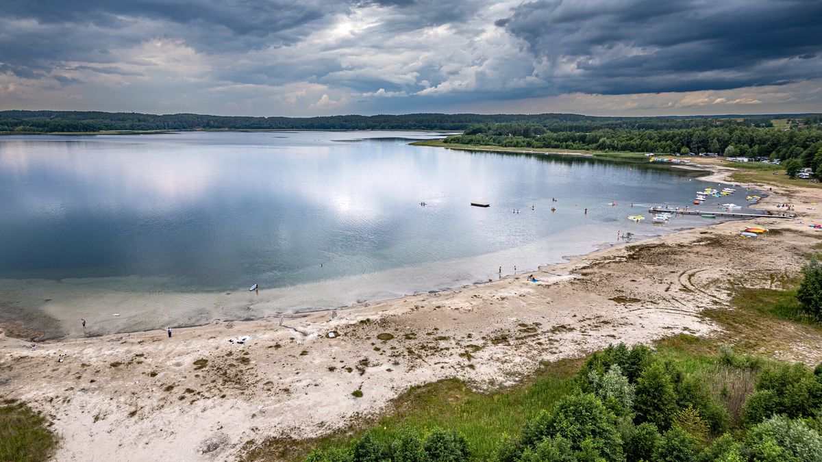 Wysychające jezioro Świętajno 