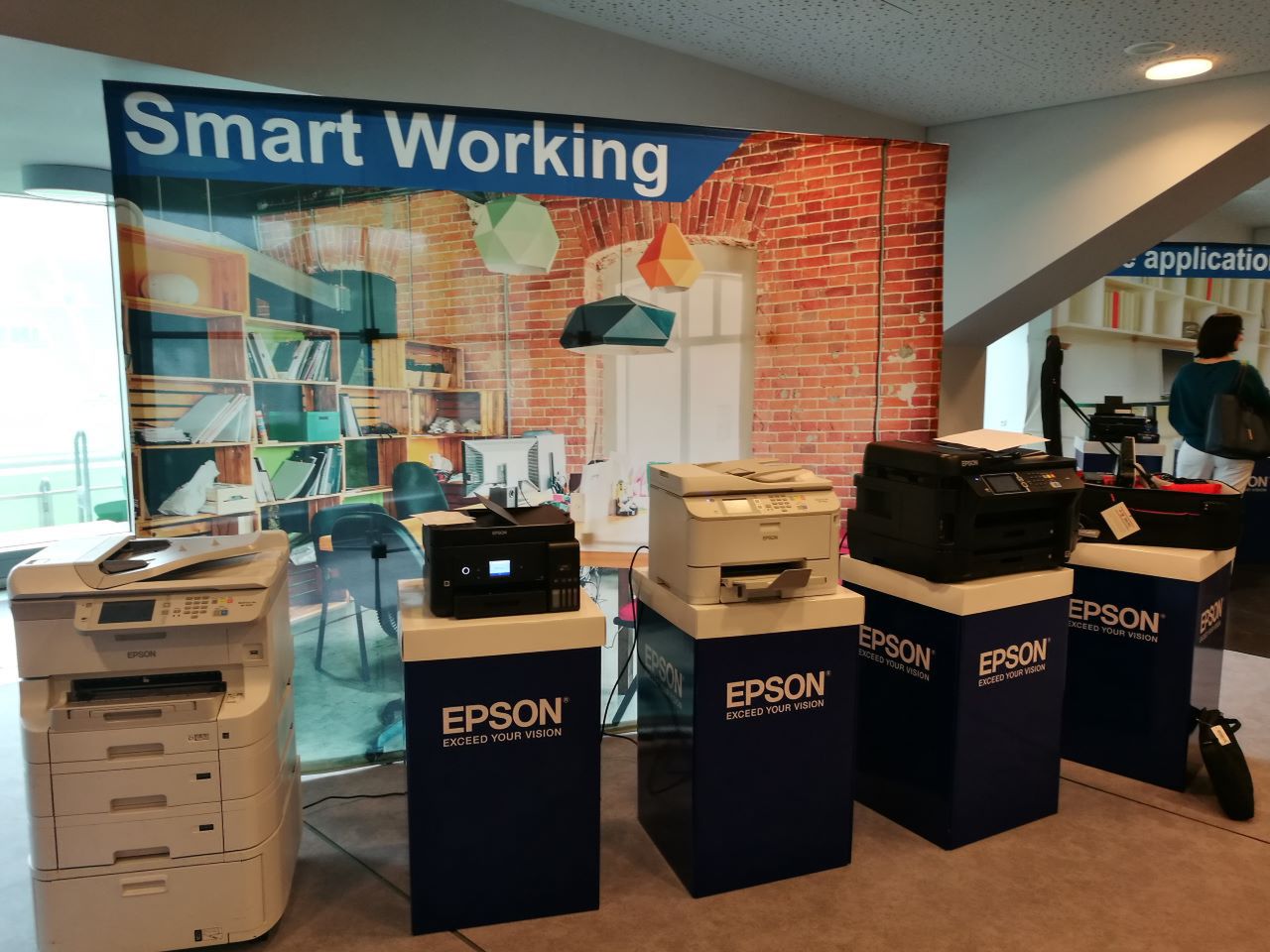 Epson – biznesowe drukarki atramentowe z ITS i interaktywny projektor