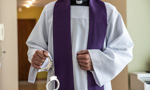 Bandycki atak na plebanię. Ksiądz trafił do szpitala