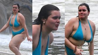 Wyzwolona gwiazda "Euforii" Barbie Ferreira pluska się radośnie w wodach Atlantyku (ZDJĘCIA)