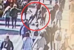 Potrącił pieszą na hulajnodze. Kobieta uderzyła głową o chodnik