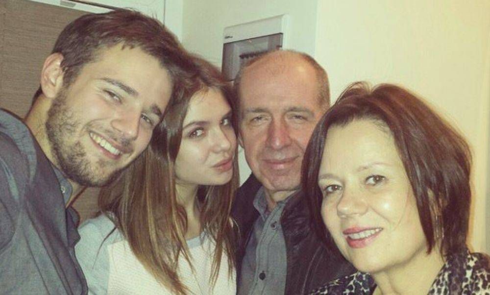 Olga Kaczyńska i Mateusz &quot;Góral&quot; Jarzębiak  z rodzicami Fot. screen z Instagram
