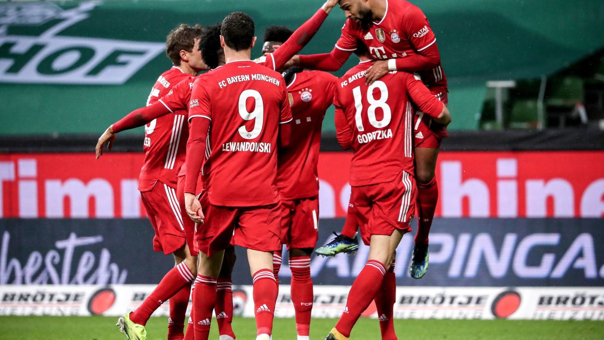 Zdjęcie okładkowe artykułu: PAP/EPA / FOCKE STRANGMANN / Na zdjęciu: radość piłkarzy Bayernu Monachium