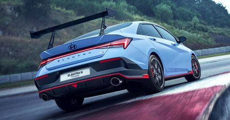 Hyundai z wielkim skrzydłem. Elantra N doczekała się specjalnego wydania