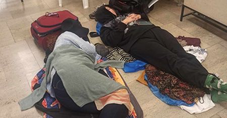 Polacy koczują na lotnisku w Izraelu. Chaos, brak informacji i opieki