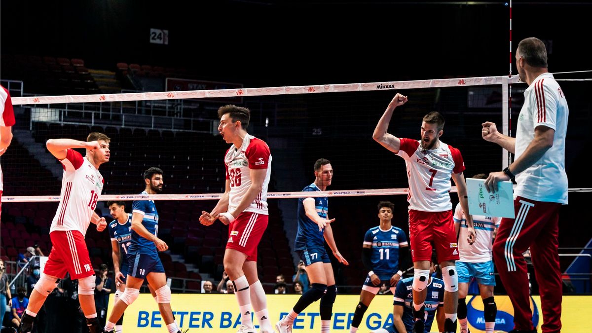 Materiały prasowe / VNL / Na zdjęciu: Jan Firlej (na środku)