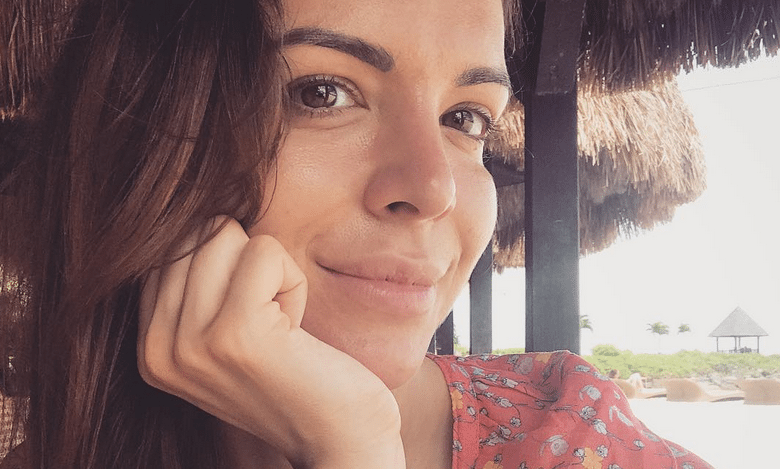 Anna Wendzikowska bez makijażu na plaży na Filipinach
