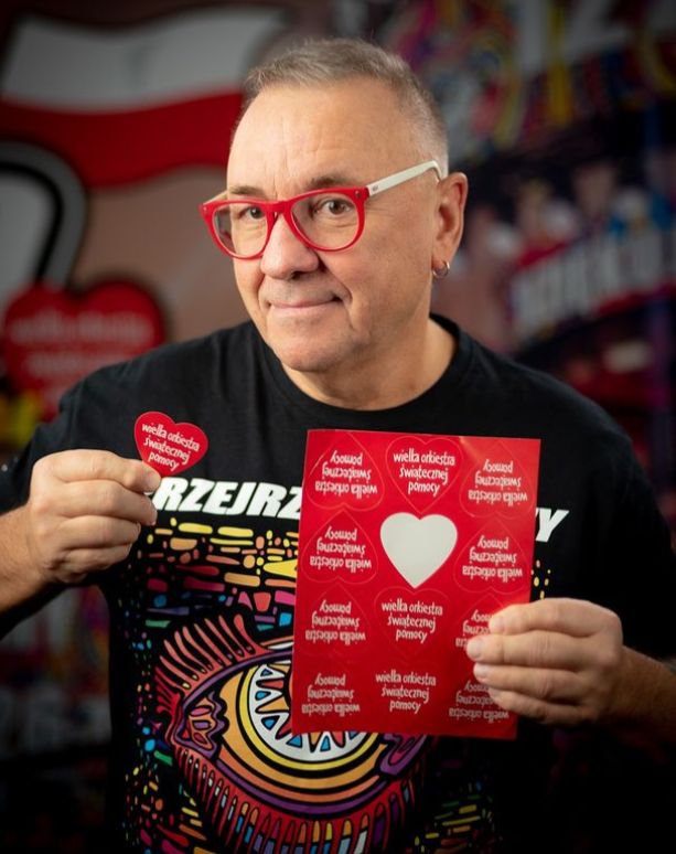 Jurek Owsiak i WOŚP od lat kojarzą się z charakterystycznymi czerwonymi serduszkami