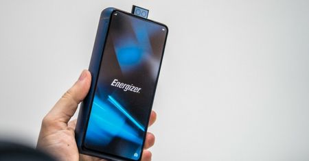Energizer Power Max P18K Pop z baterią 18000 mAh wygląda tak, że od razu odechciewa się go nosić
