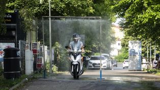 Żar leje się z nieba, a kurtyna wodna zniknęła z chodzieskiego Rynku. Mieszkańcy pytają - gdzie jest ochłoda?