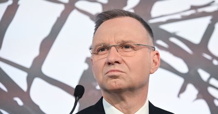 Mocny komunikat z koalicji do Dudy. "Z szantażystami się nie negocjuje"
