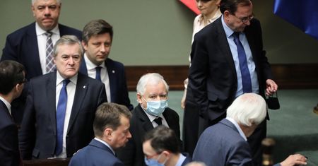 Szczepienia w Polsce. Stan epidemii miał zostać wycofany. Ale nie ma na to szans