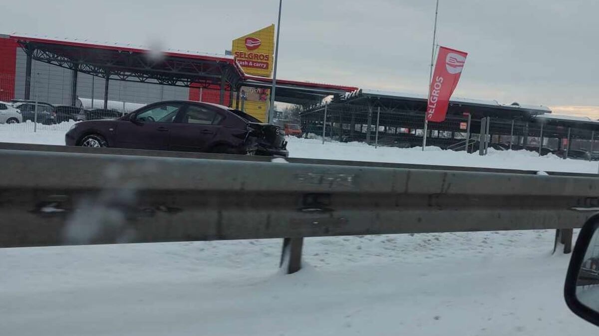 Zderzenie renaulta z mazdą na al. Kraśnickiej