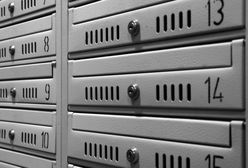 Widzisz "R" na skrzynce? Ta naklejka skrywa ważną informację