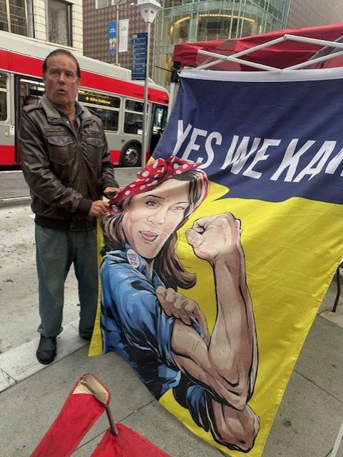 Zwolennicy Kamali Harris i Donalda Trumpa w San Francisco