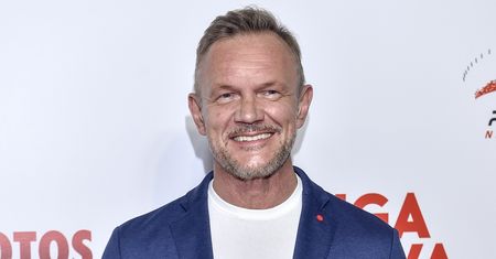 Cezary Pazura chwali się muskułami. Właśnie skończył 59 lat