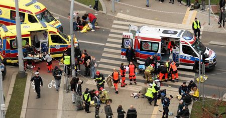 Tragiczny wypadek w Szczecinie. Kierowca potrącił kilkanaście osób i zbiegł z miejsca zdarzenia