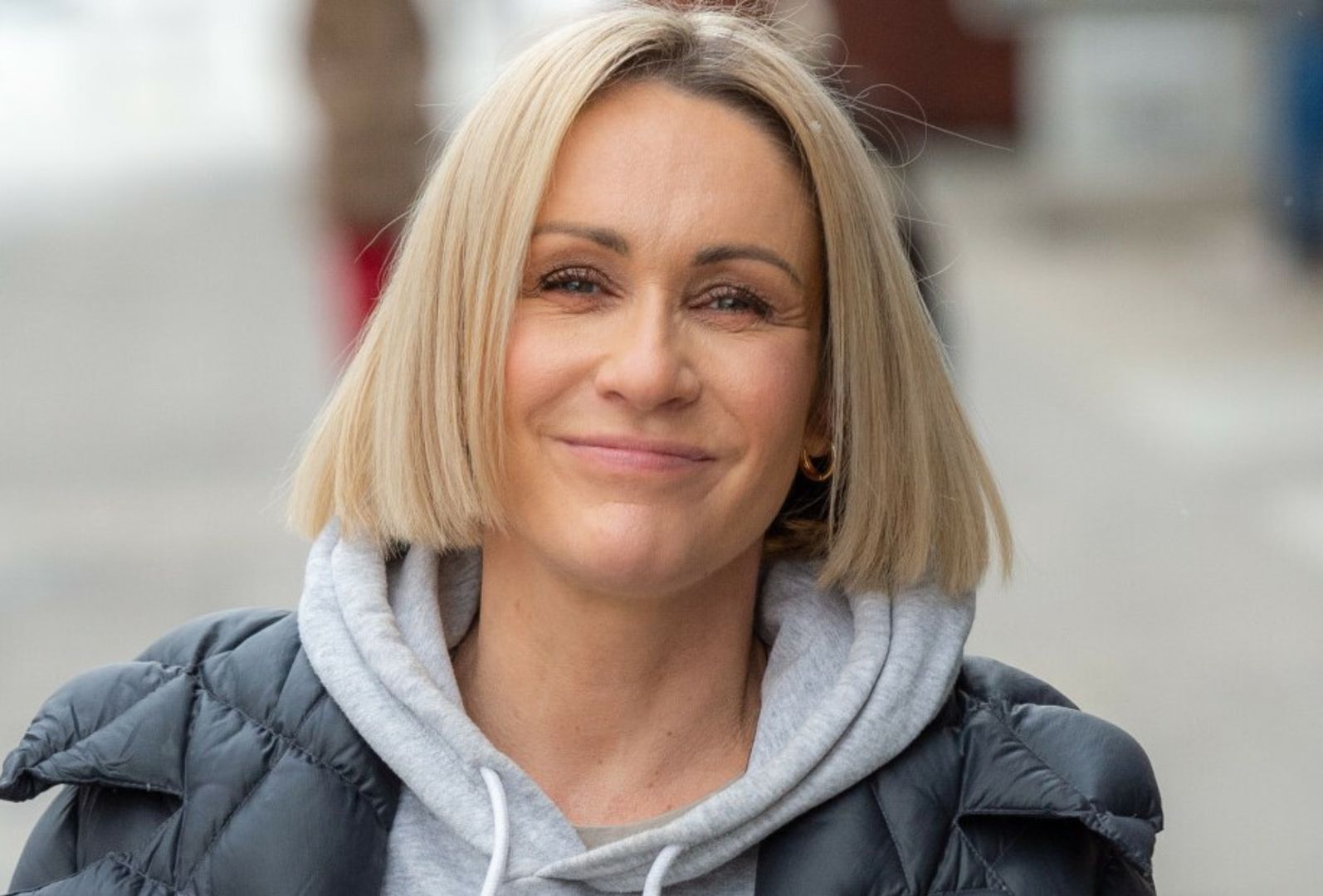 Małgorzata Ohme w nietypowym płaszczu. To idealna "przejściówka" na nowy sezon