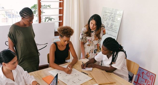 Czy gadżety firmowe pomagają budować wizerunek firmy? Wyjaśniamy