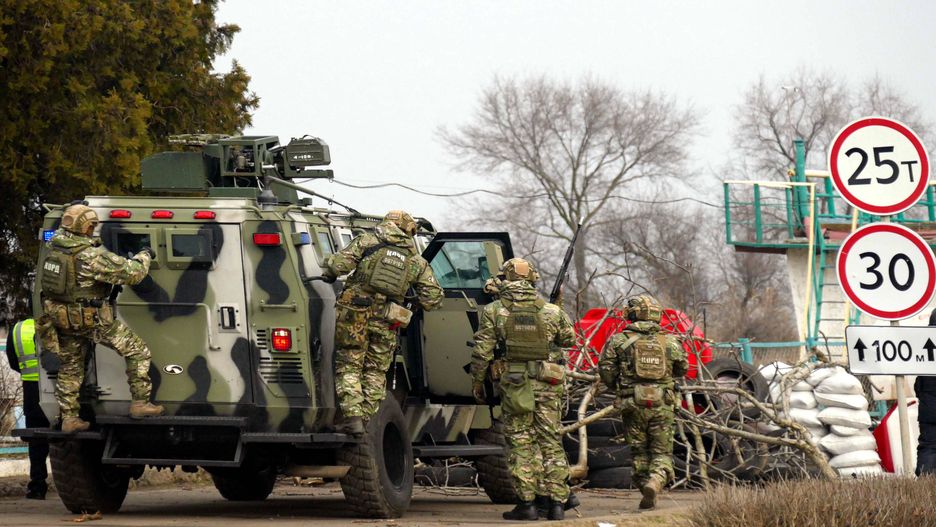 Ukrainian Ministry of Internal Affairs holds drills near KhersonKHERSON REGION, UKRAINE - FEBRUARY 12, 2022: Ukrainian servicemen take part in drills held by the Ministry of Internal Affairs of Ukraine in the settlement of Kalanchak near the border with Crimea. Konstantin Sazonchik/TASS 
Dostawca: PAP/TASSKonstantin Sazonchikmilitary, konflikt, sytuacja wok� Ukrainy, Ukraina