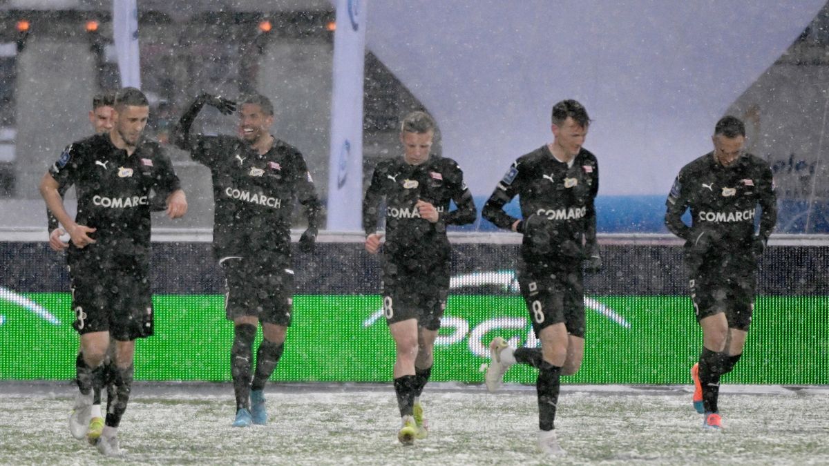 Zdjęcie okładkowe artykułu: PAP / Darek Delmanowicz / Na zdjęciu: piłkarze Cracovii