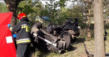 Tragedia w Łodzi. Tak roztrzaskanego audi policjanci jeszcze nie widzieli