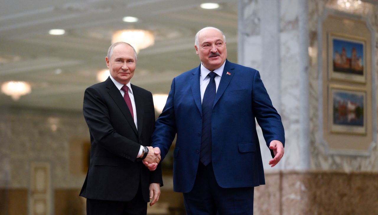 Lukashenko's nuclear button: Belarus asserts control