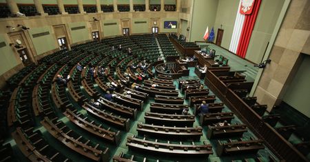 Sondaż. Największe poparcie dla PiS, spory wzrost dla KO