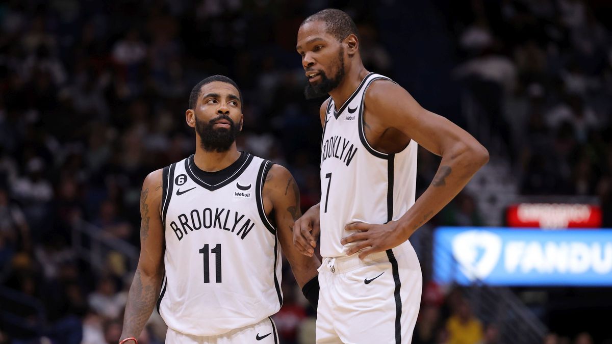 Getty Images / Jonathan Bachman / Na zdjęciu: Kevin Durant i Kyrie Irving