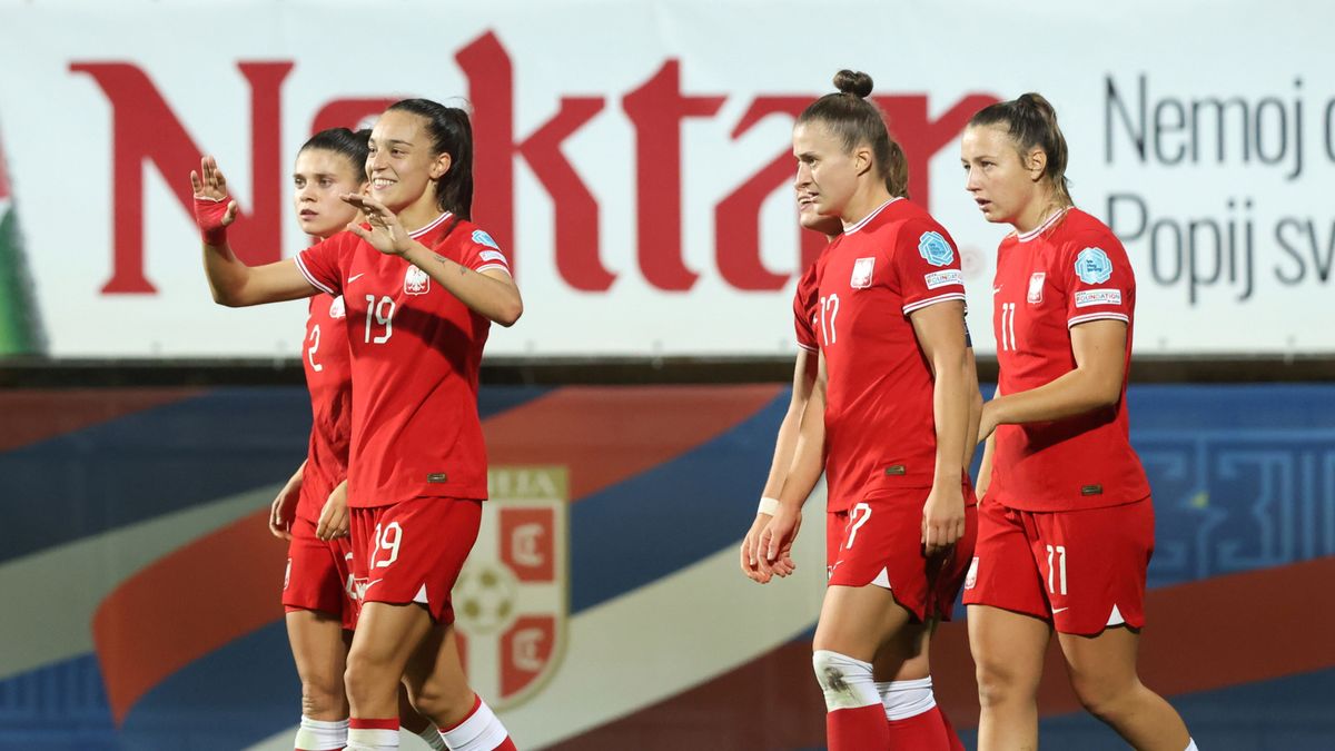 PAP/EPA / Andrej Cukić / Na zdjęciu: piłkarki reprezentacji Polski