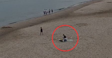 Ujęcie z 9:50. Widok na plaży w Kołobrzegu