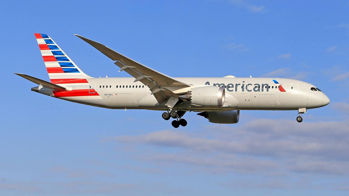 American Airlines wysłały do Neapolu zbyt duży samolot